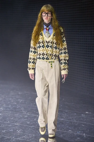 Look 4